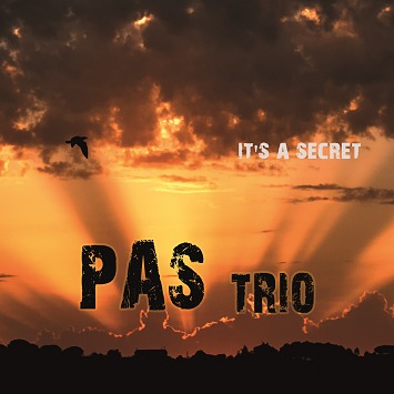 La cover dell'album del trio PAS